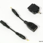 V balení najdete dva adaptéry (jeden na USB a druhý pro iPody) a prodlužovací kabel