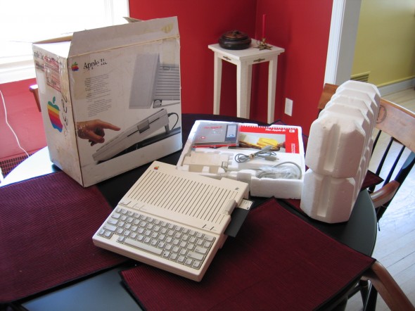 Apple_IIc_out_of_box