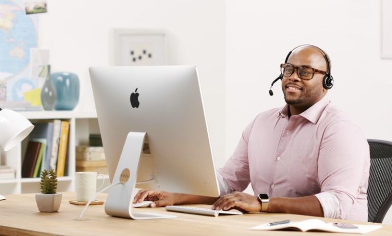 Zaměstnanci Apple Storů dostávají šanci pracovat z domu. Firma jim posílá 27“ iMac