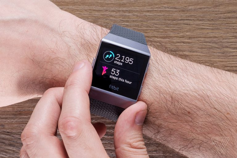 fitbit ionic apple watch