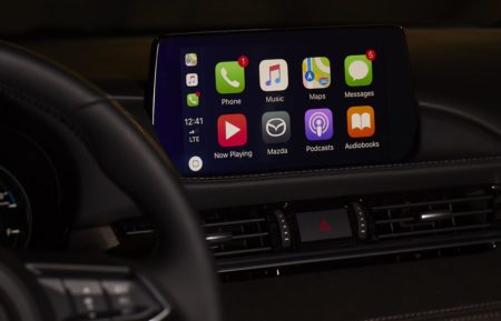 CarPlay v Mazda