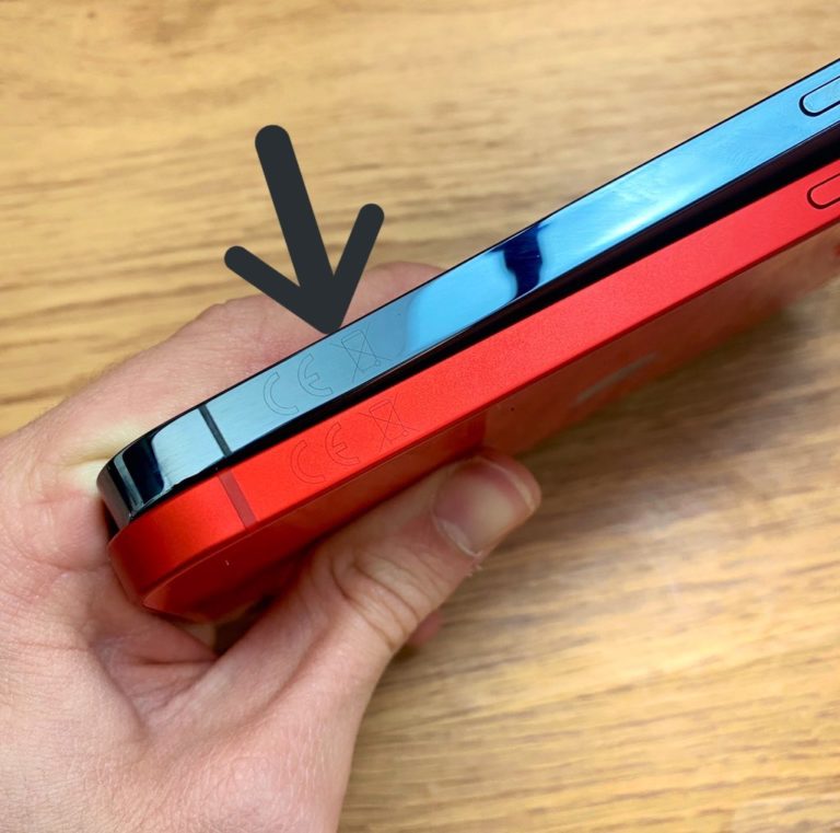 Podívejte se na skutečné barvy iPhonů 12. Apple také přesunul regulační symboly na rámeček telefonu
