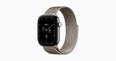 Apple Watch Series 12 v přírodním titanu