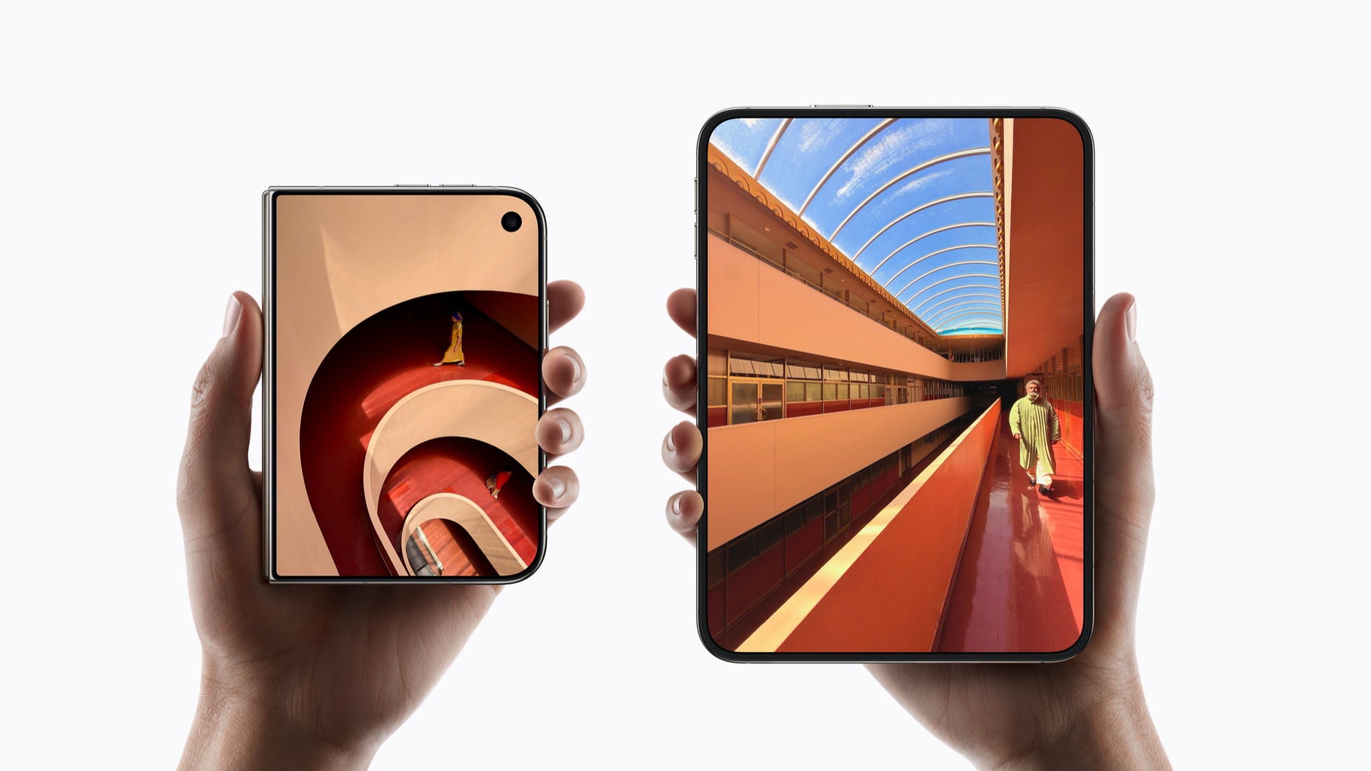 Porovnání vnitřního 7,6palcového a vnějšího 5,4palcového displeje iPhonu Duo