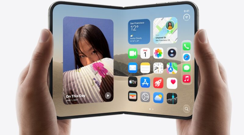 Rozevřený iPhone Duo držený v obou rukou