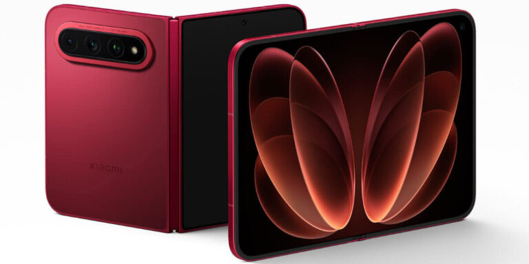 Červený Xiaomi 18 Fold složený zezadu a rozložený zepředu