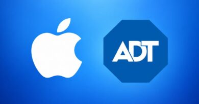 Loga Applu a bezpečnostní firmy ADT na modrém pozadí