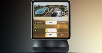 Koncepční vizualizace domácího hubu Applu s kulatou kovovou podstavou