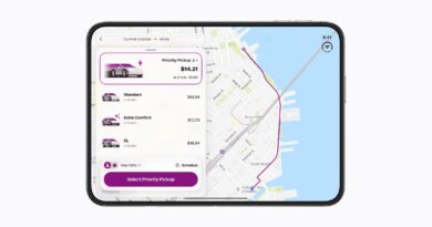 Aplikace Lyft na rozloženém iPhonu Duo