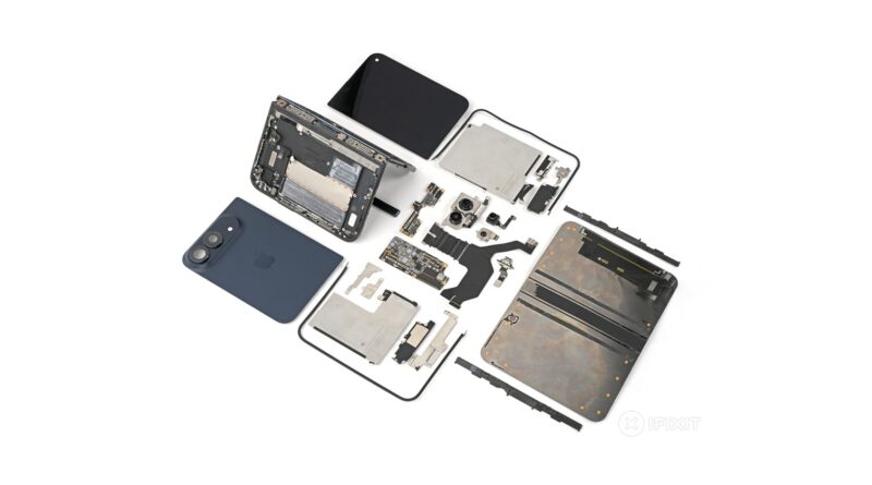 iPhone Duo rozložený na jednotlivé součástky