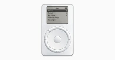 iPod první generace s černobílým displejem a mechanickým kolečkem
