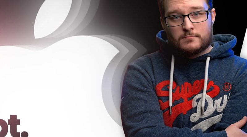 Jon Prosser se založenýma rukama před logem Applu