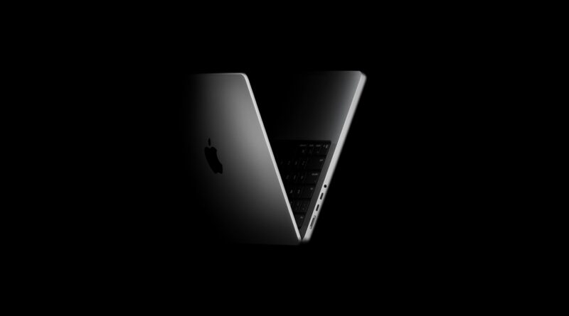 MacBook Pro se zavřeným a otevřeným víkem